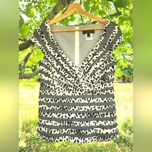 Tadashi Shoji Formal Top Tiered Gray Snow Leopard Print Zipper Close MEDIUM